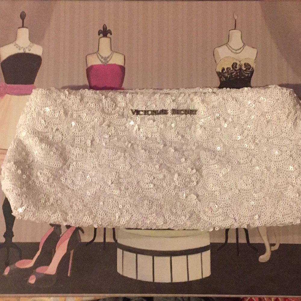 NWT VINTAGE VICTORIAS SECRET WHITE SEQUINS CLUTCH